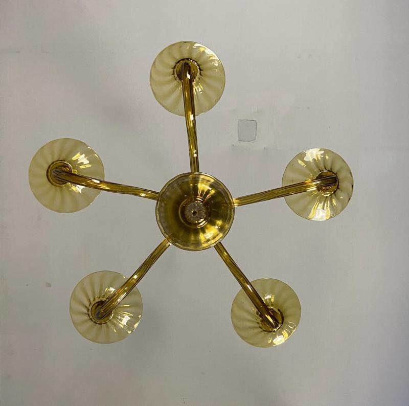 Venetian Chandlier in Murano glass of yellow color amber, 5 arms of light