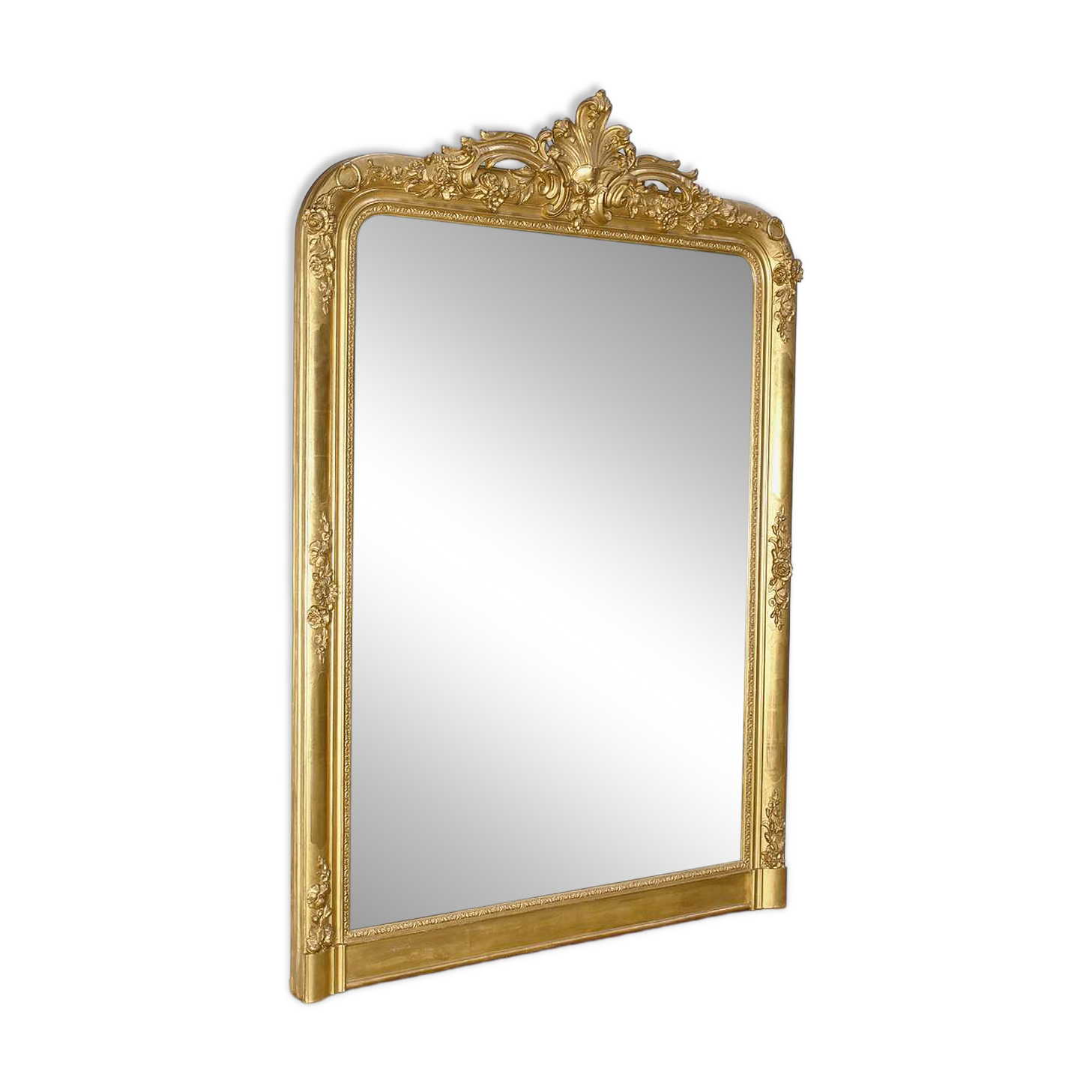 Important gilded wooden mirror, Louis XV style – first part of the 19th century