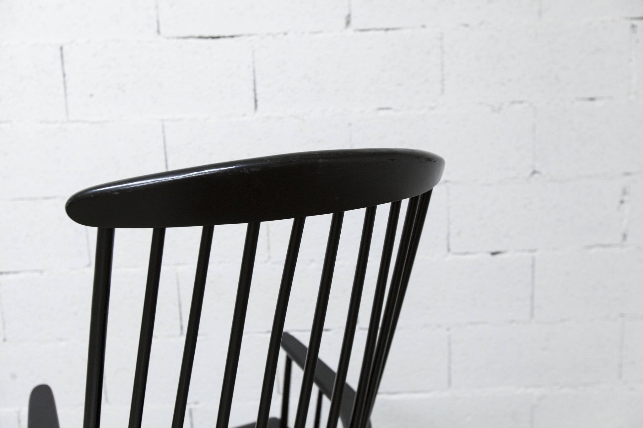 Scandinavian style rocking chair Tapiovaara 1960 in very good condition.
