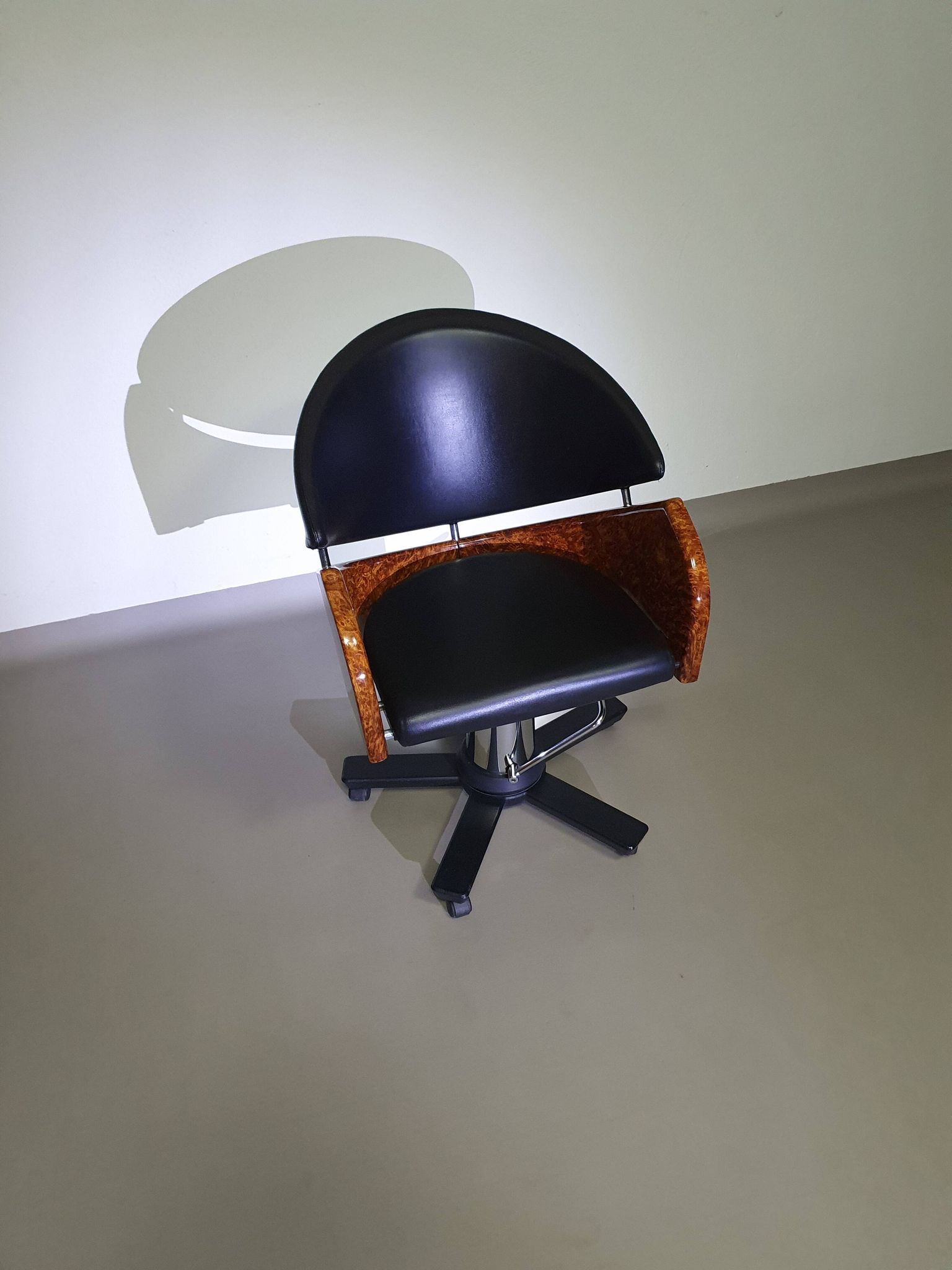 4 chaises de barbier italiennes des années 80, réglables en hauteur