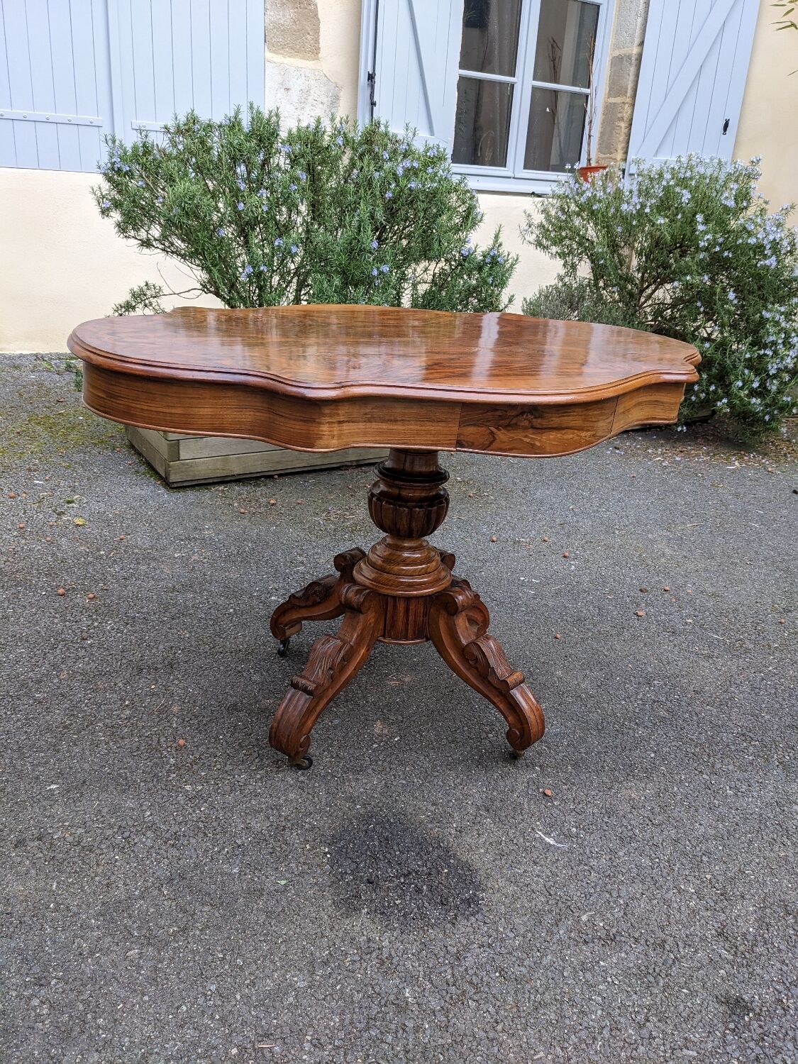 Table violonnée