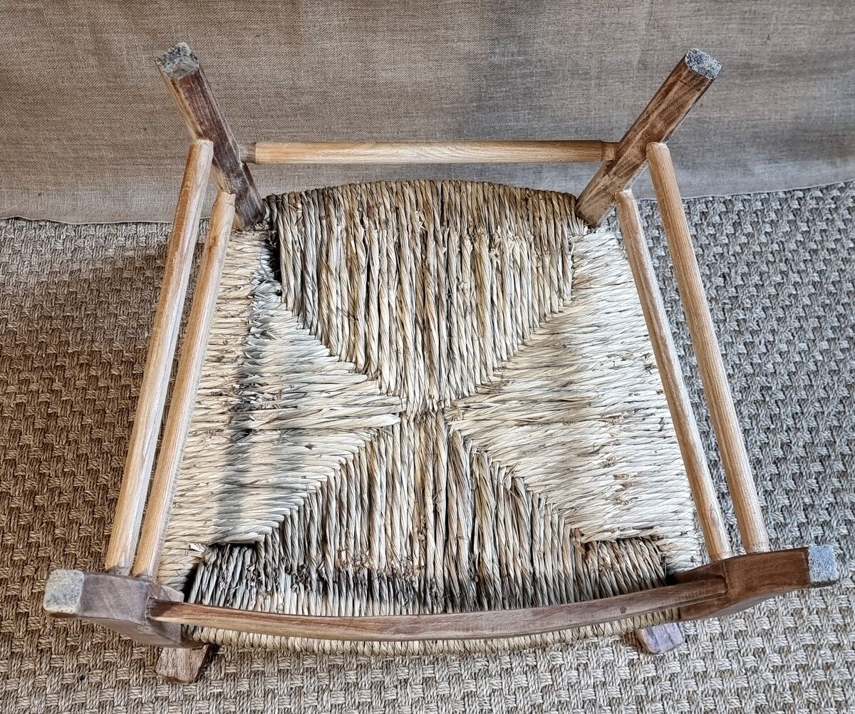 Antique country mulched armchair