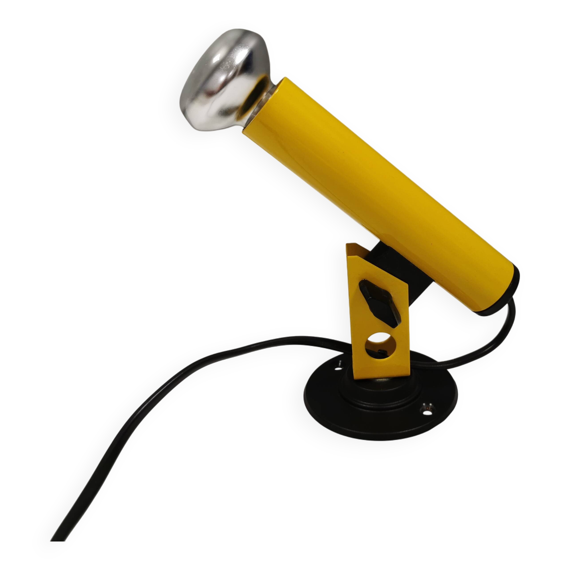 Small wall lamp in beautiful yellow color from Danish Nordlux 1980s.