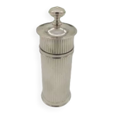 Pepper shaker