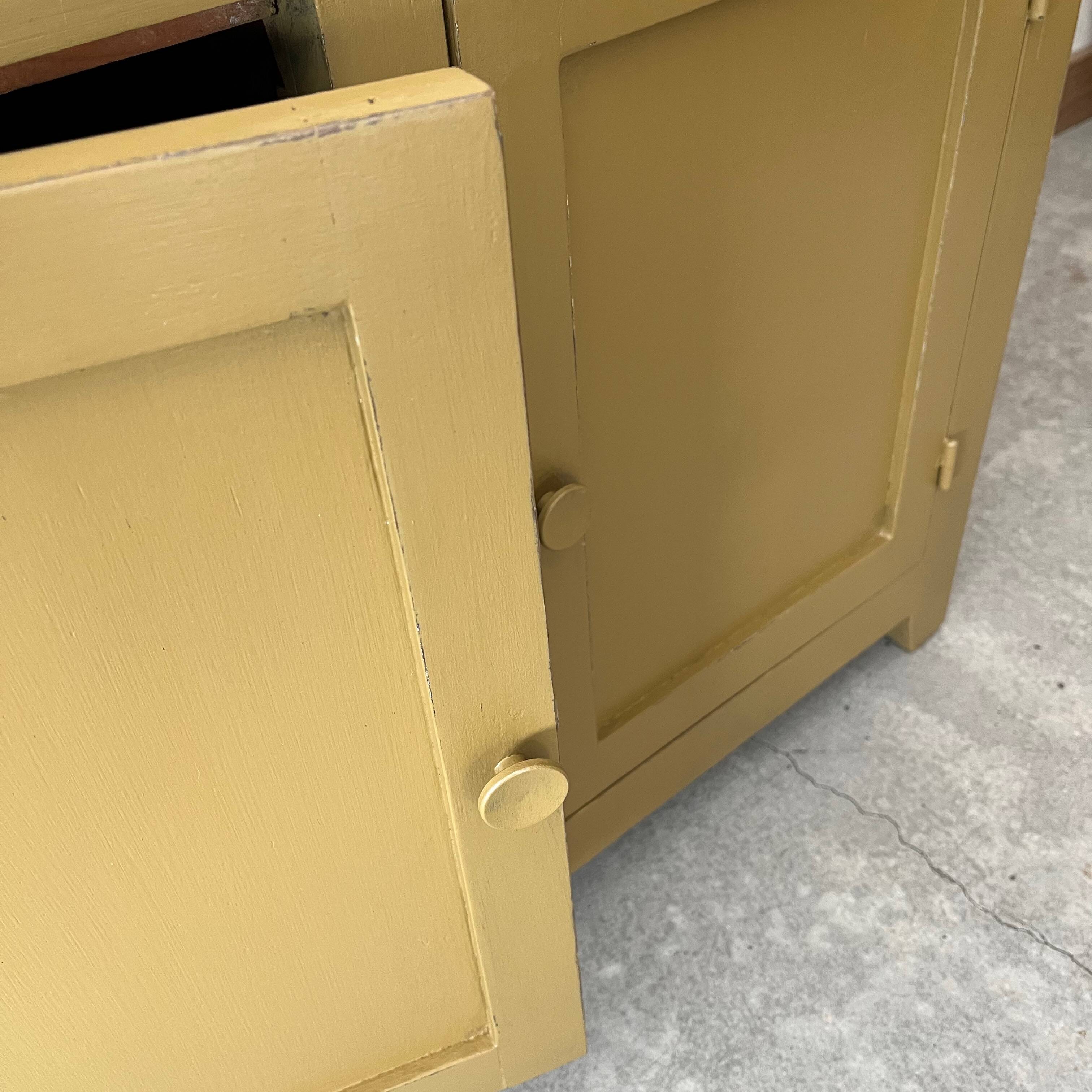 Buffet couleur whisky