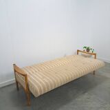 Slaapbank beige gestreept met houten frame