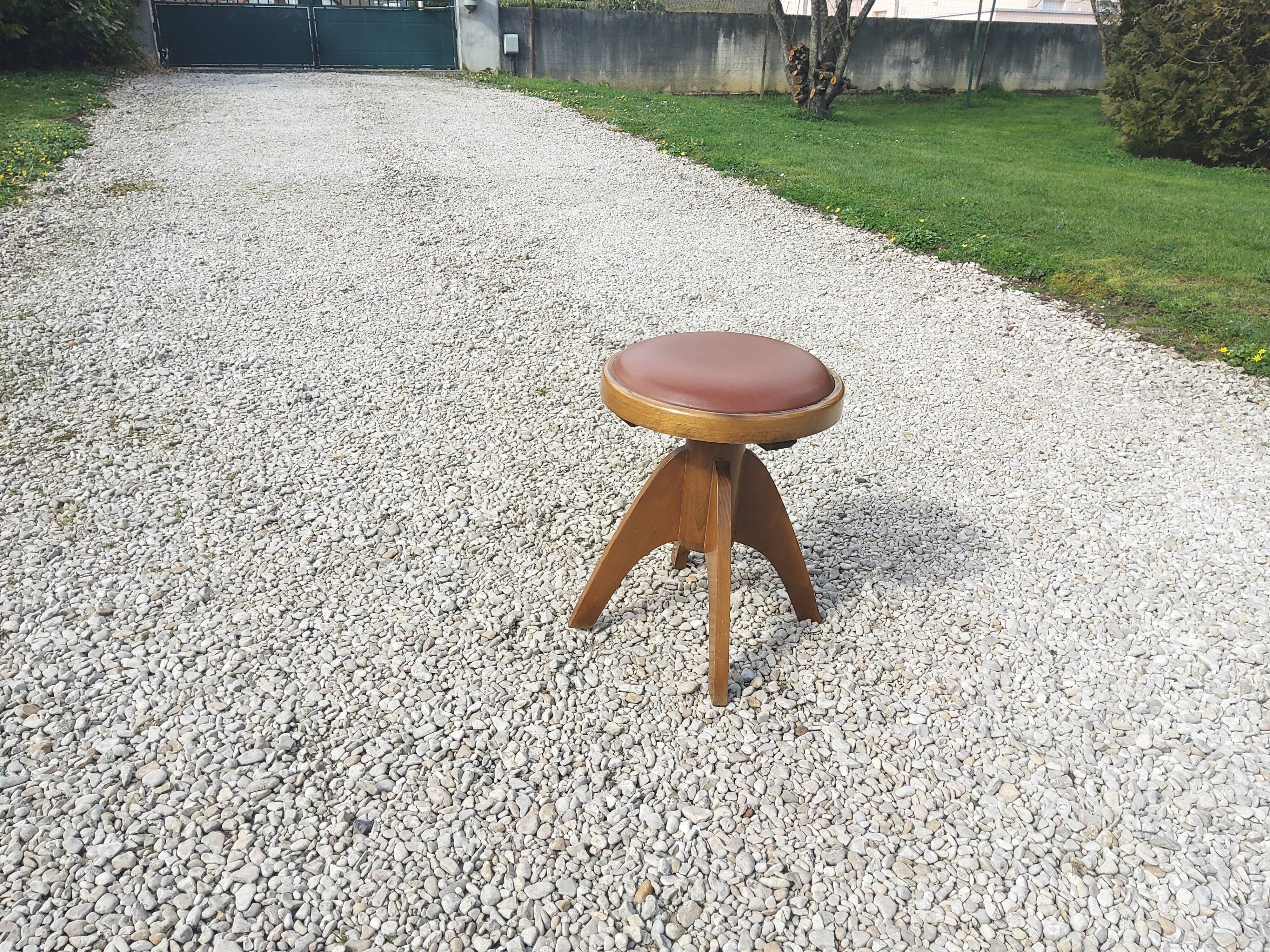 Piano stool