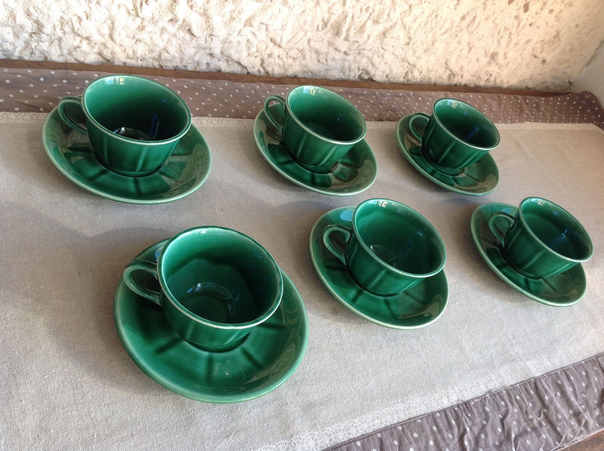 Suite of six cups and saucers green / vintage 50-60 years