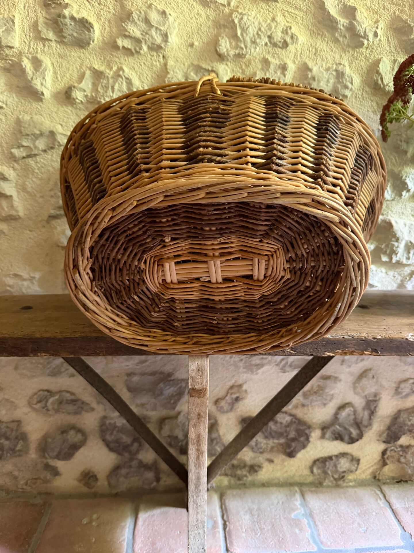 Panier en osier ancien avec couvercle