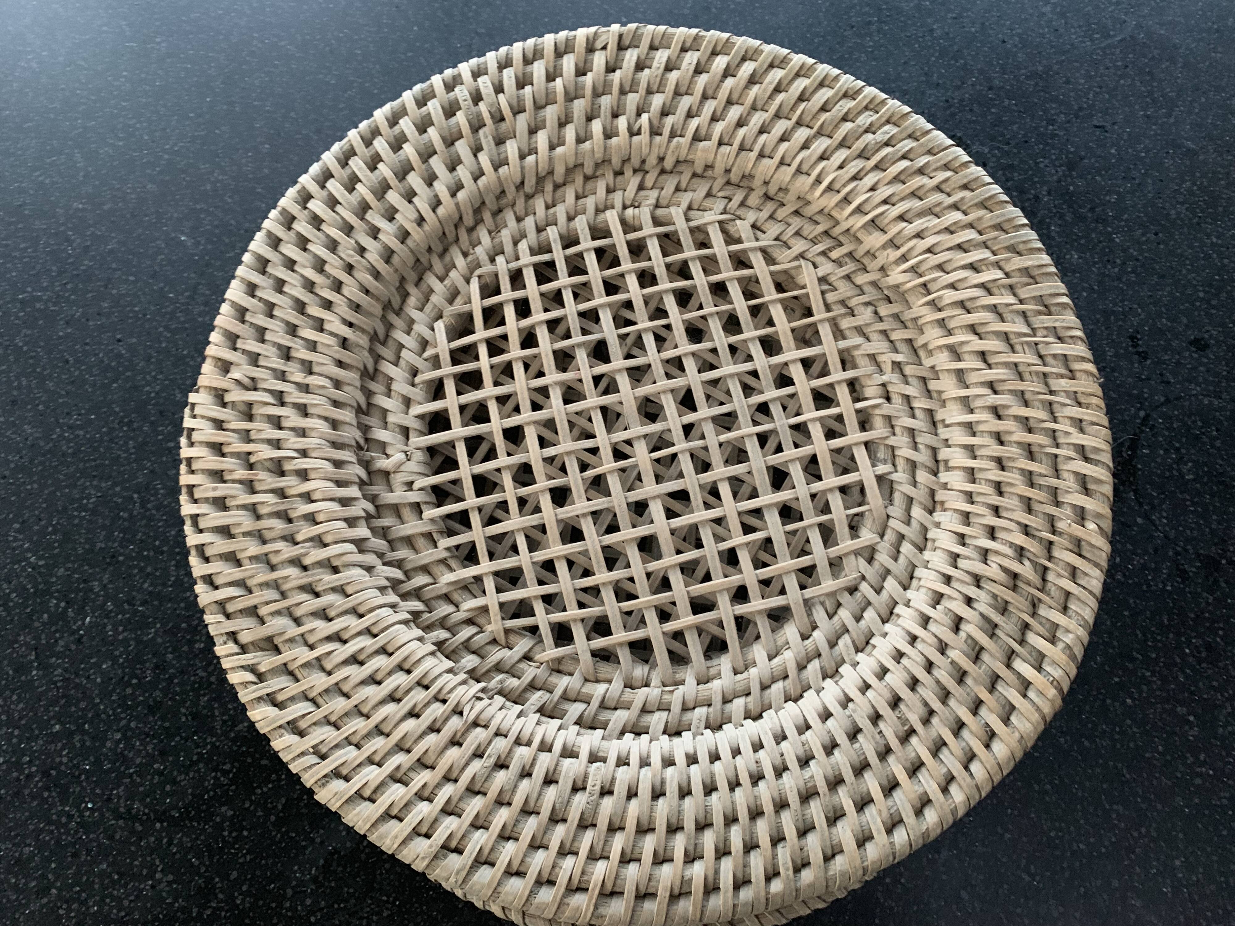Lot of 6 sub plates of wicker rattan presentation
