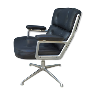 Lobby office chair by Charles et Ray Eames for Herman Miller