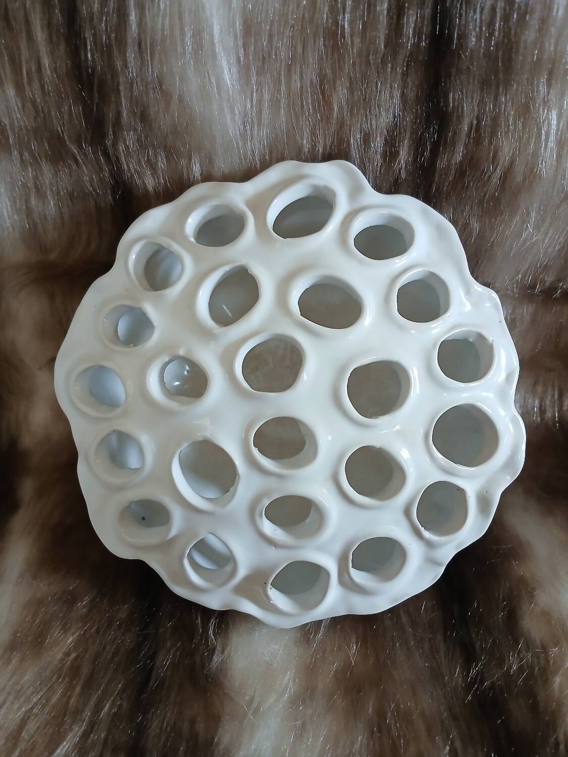 Flower vase in white porcelain
