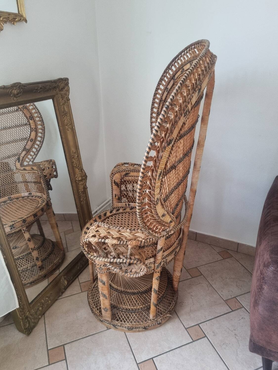 Véritable fauteuil emmanuelle