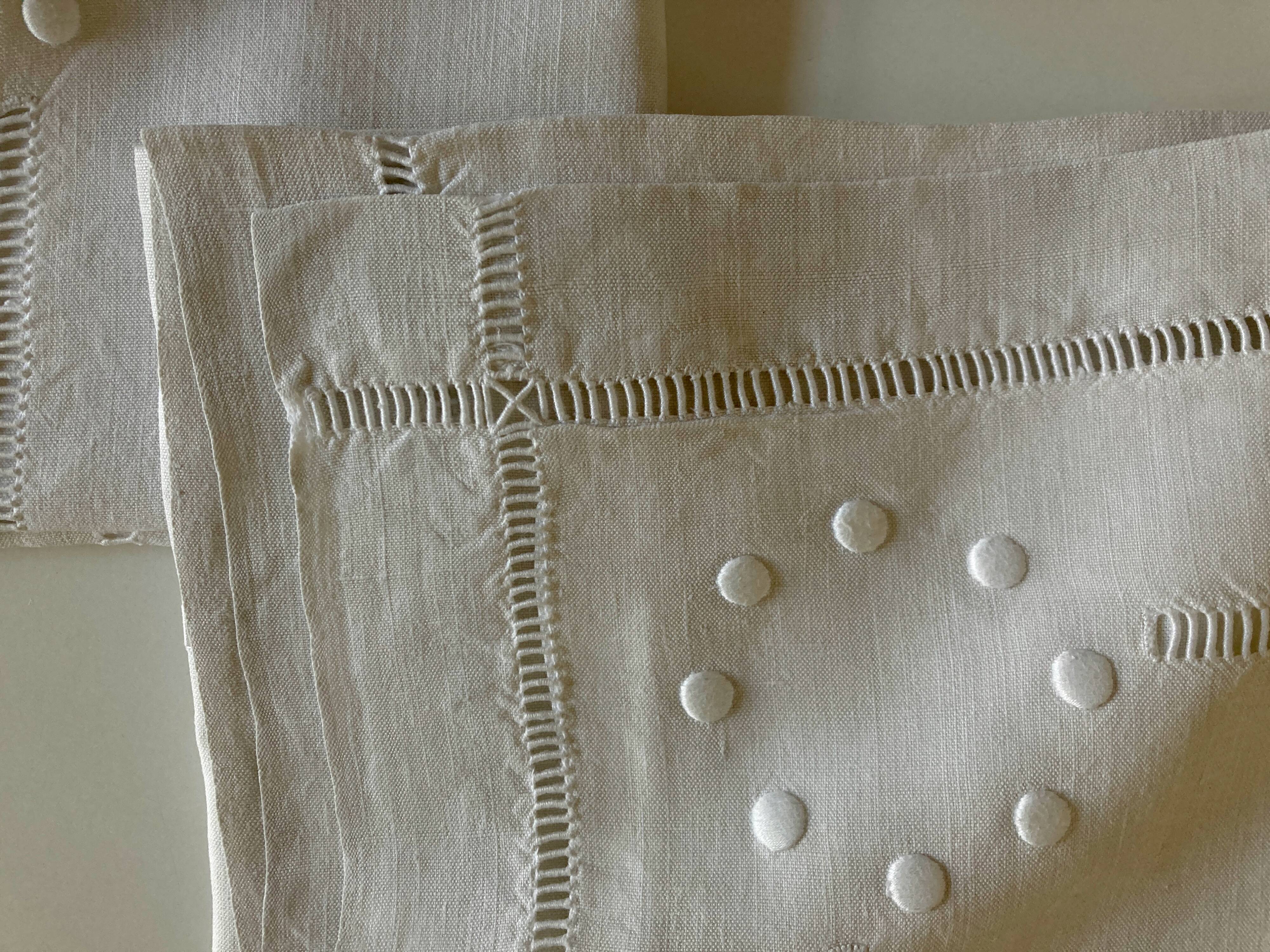 Paire de taies d'oreillers toile de lin brodée de pois et jours sans monogramme