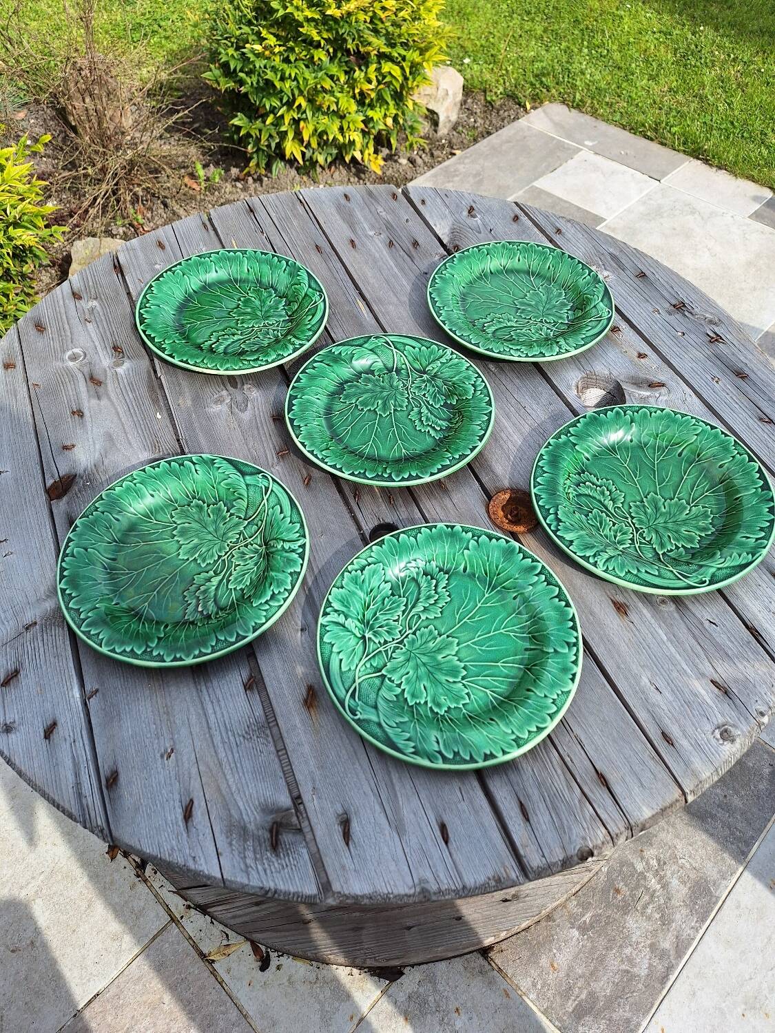 6 green slip plates