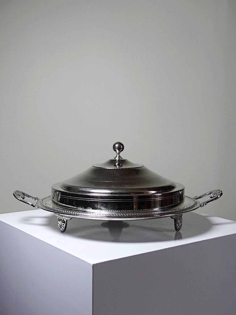 Rare vintage oriental covered serving dish in silver-plated metal, mid-20th century.