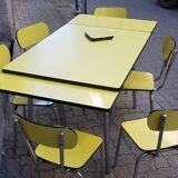 Table et 6 chaise en formica