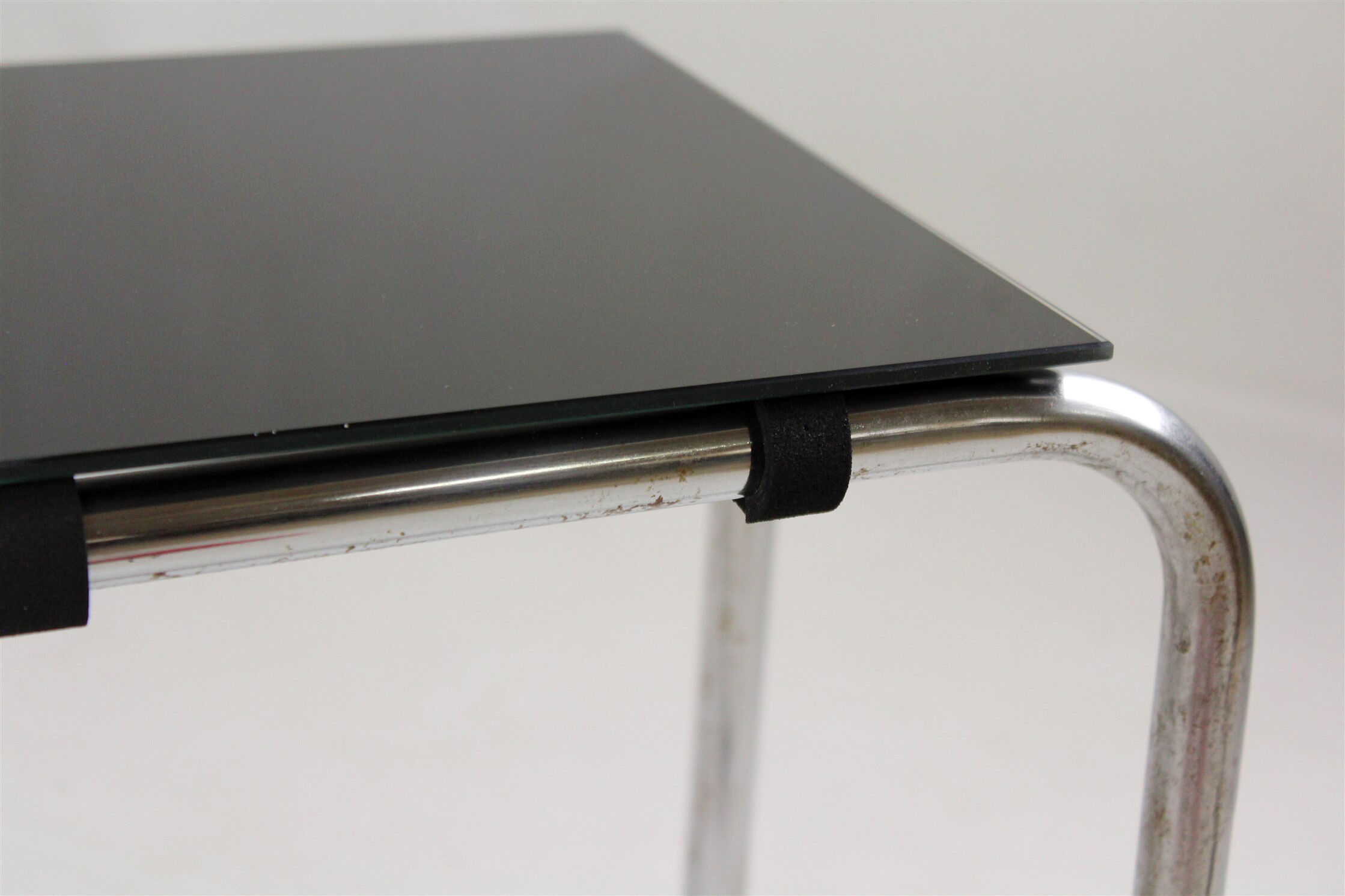 Bauhaus chromed tubular steel shelf, 1940s