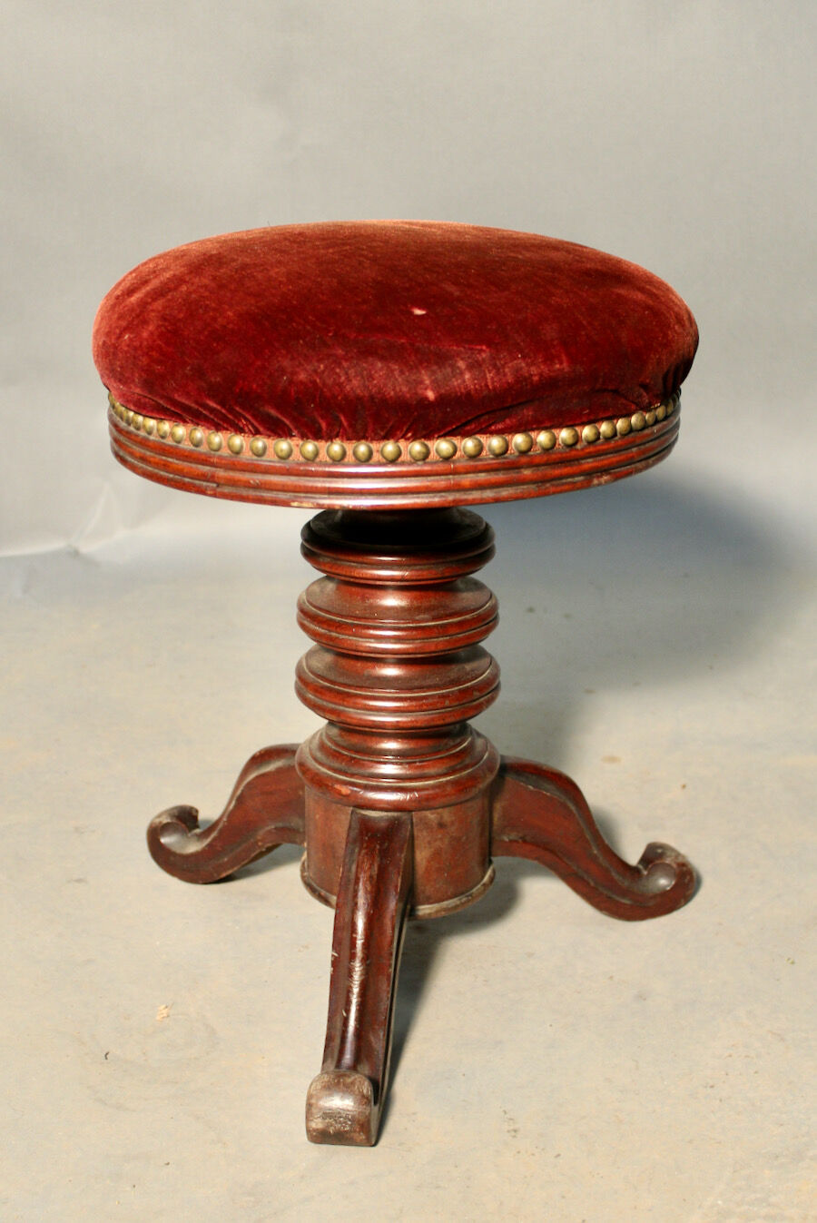 Piano stool on foot tripod XlXth
