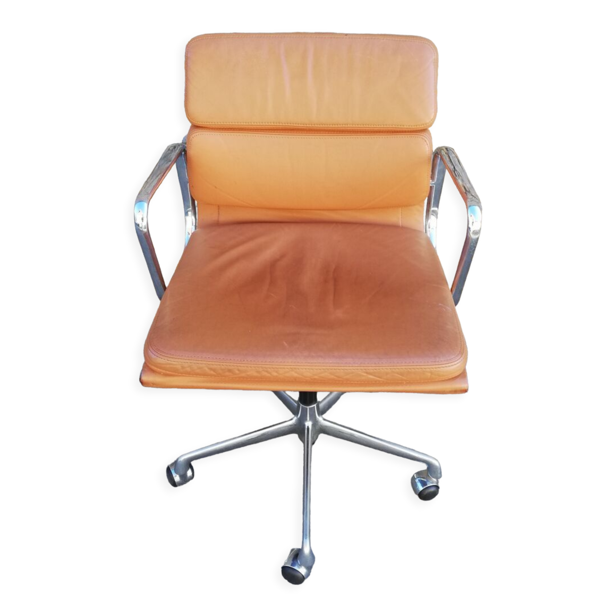 Soft pad E 217 chair by Charles & Ray Eames