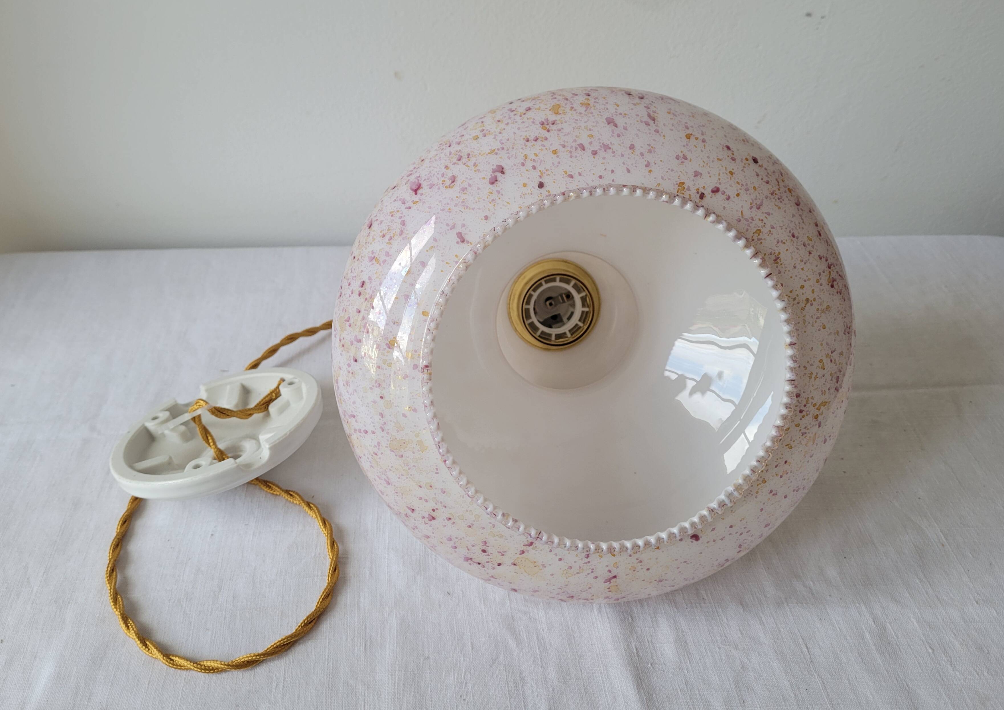 Suspension en opaline mouchetée
