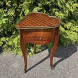 Small table or bedside table in the shape of a heart in marquetry. Style Louis XV
