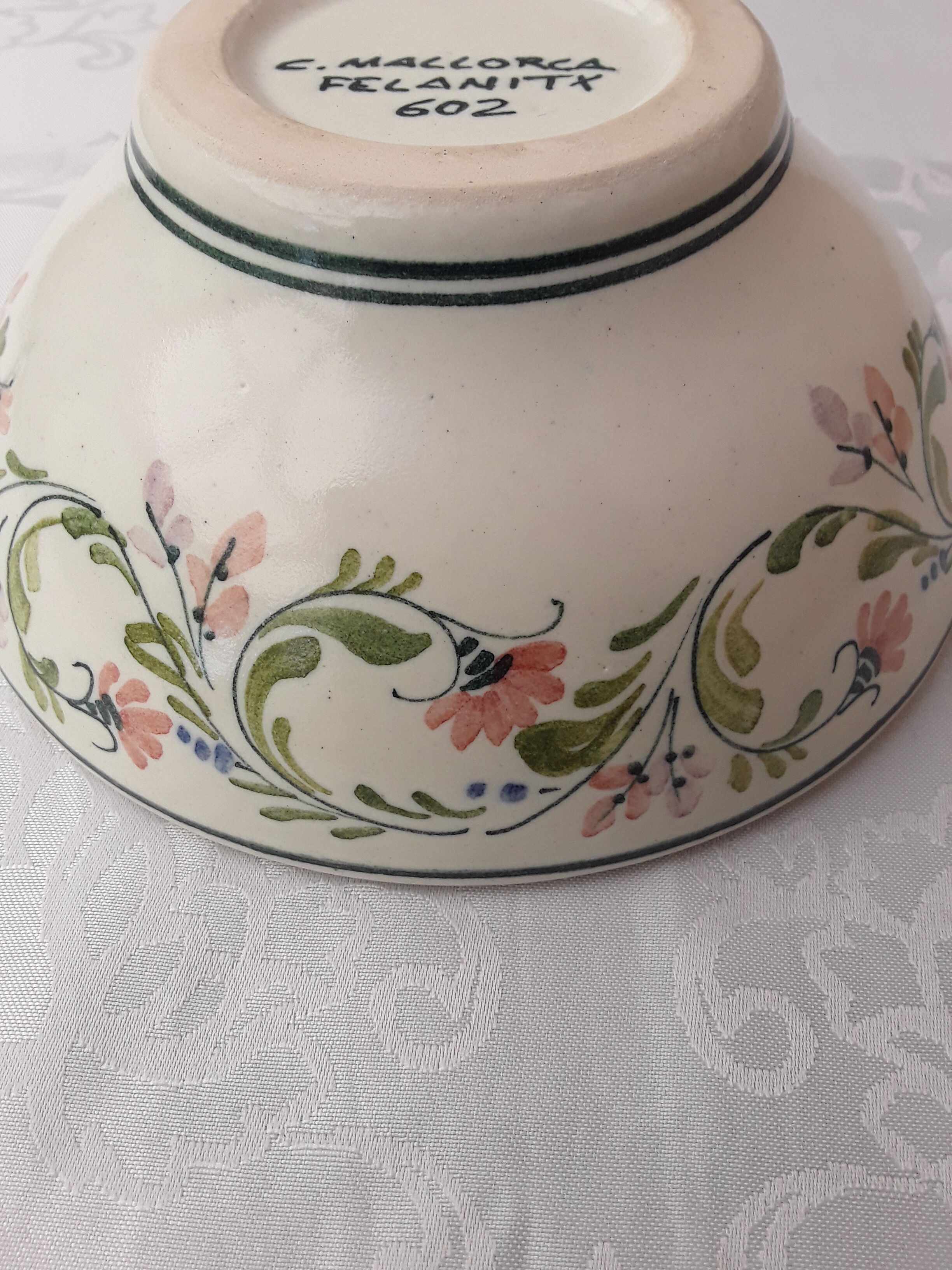 Ceramic cup, floral decoration