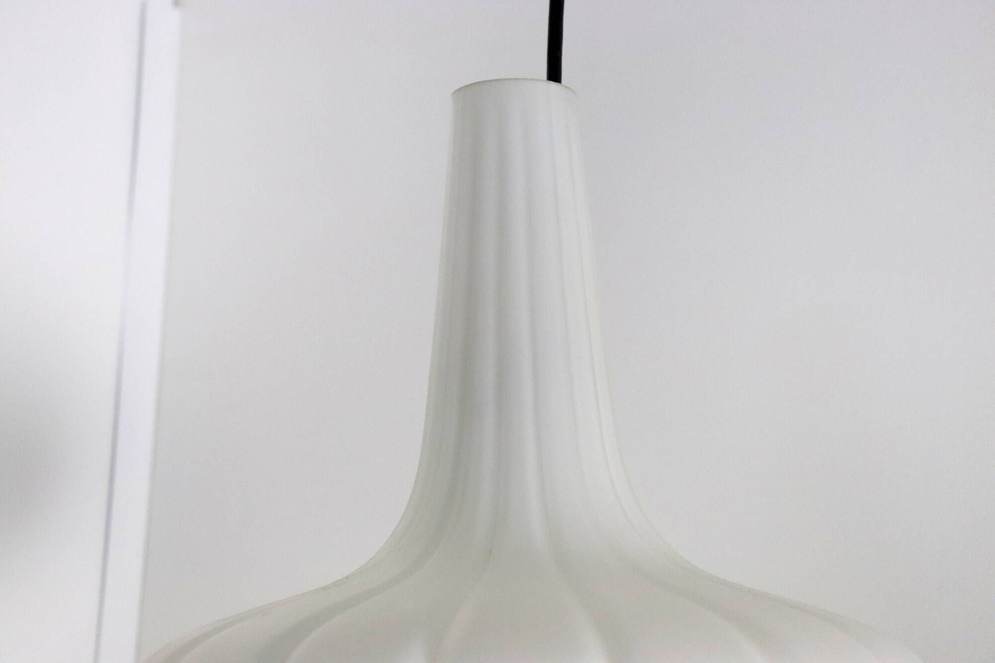 Peill & Putzler melkglazen lamp vintage mid century design