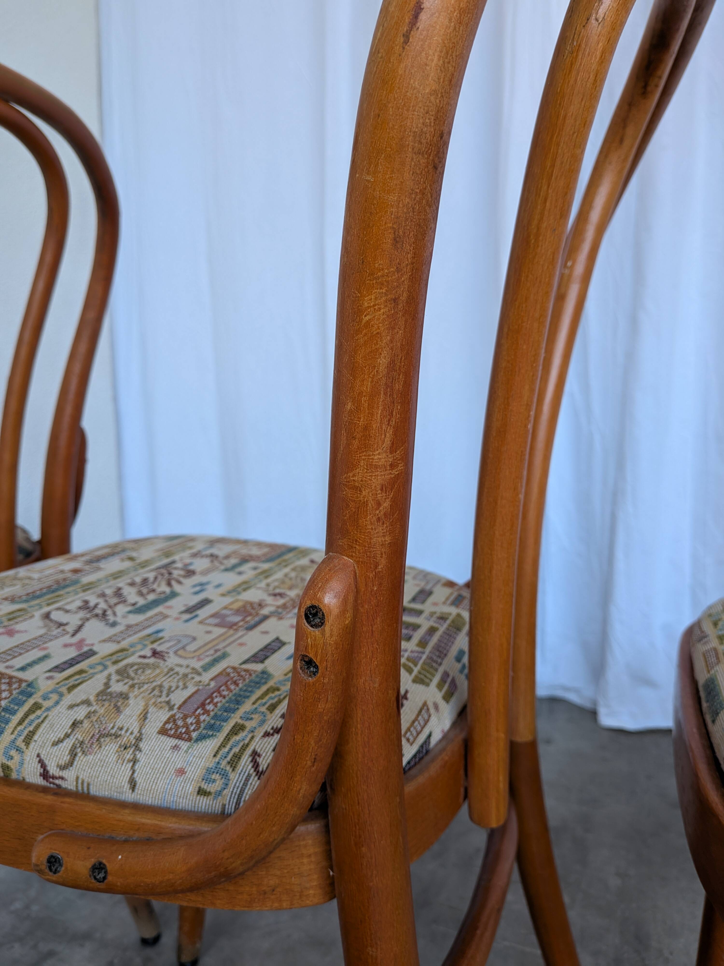 Ensemble de 6 chaises de salle à manger Thonet en bois courbé avec assise en tissu / Années 1970 Mid-Century Bistr
