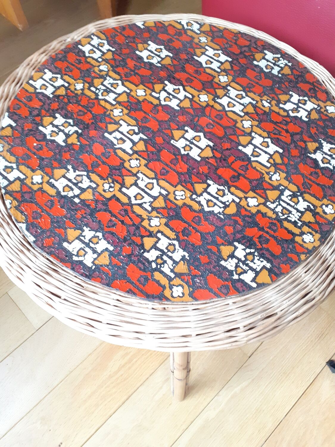 Rattan table and its small bench