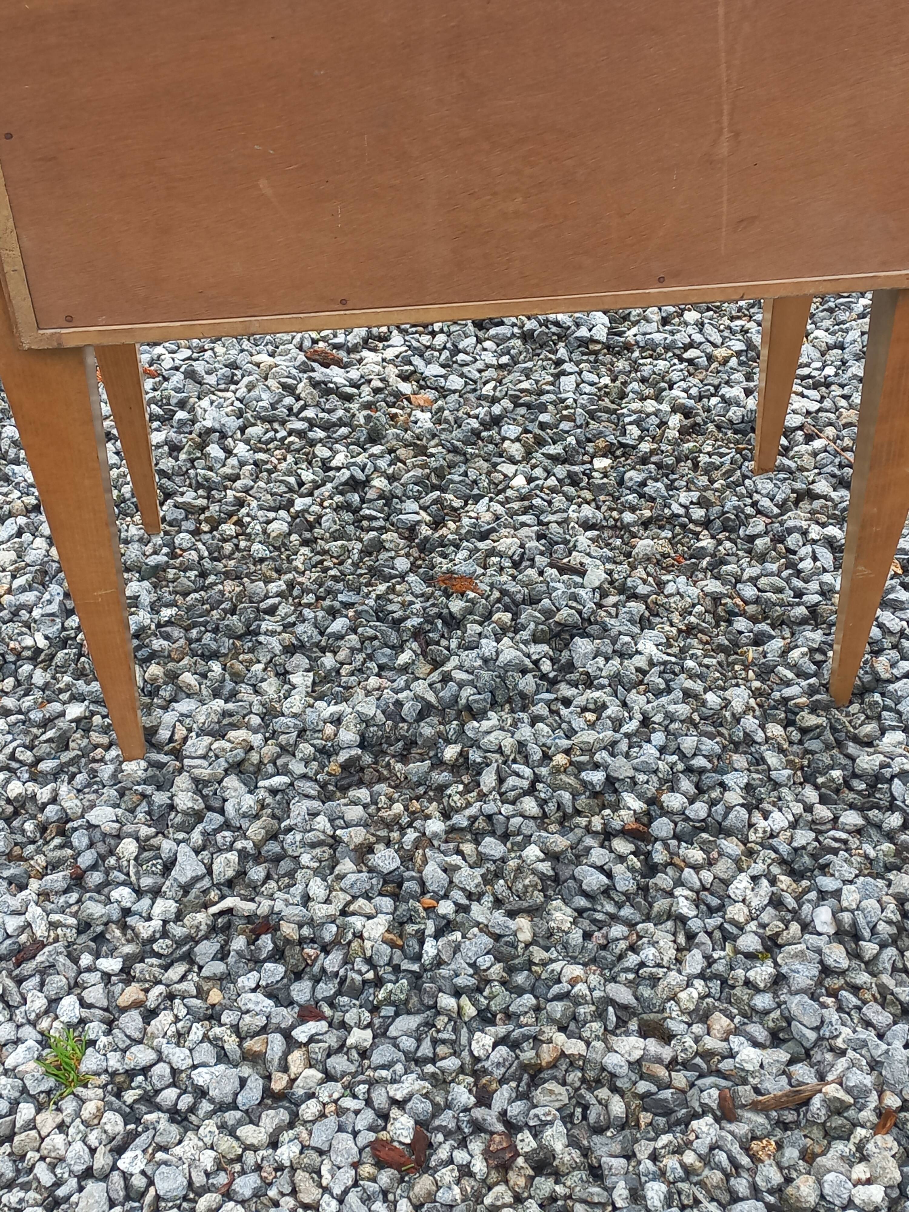 Vintage pair of bedside tables from the 1950s in sycamore and a mirror.