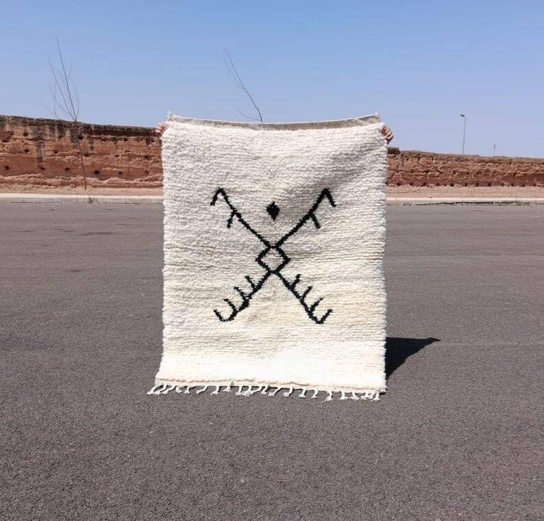 Small traditional handmade Berber rug 100-200 cm
