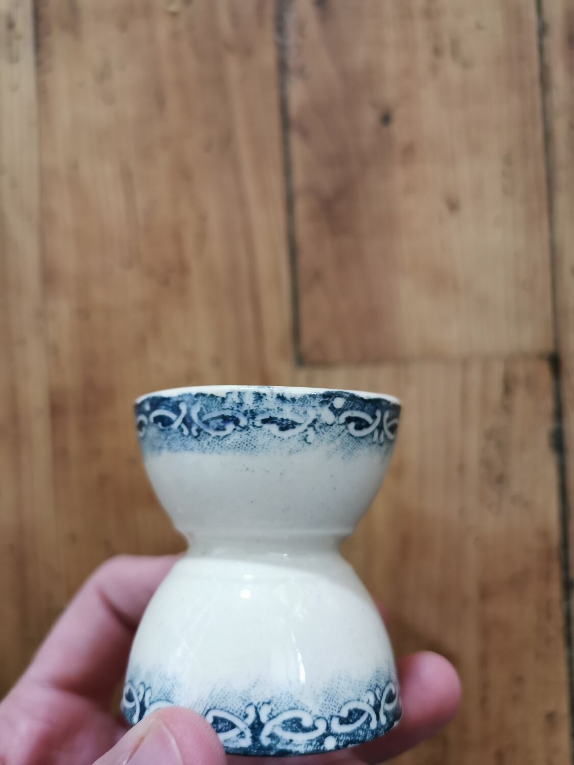 Coquetier diabolo ancien terre de fer