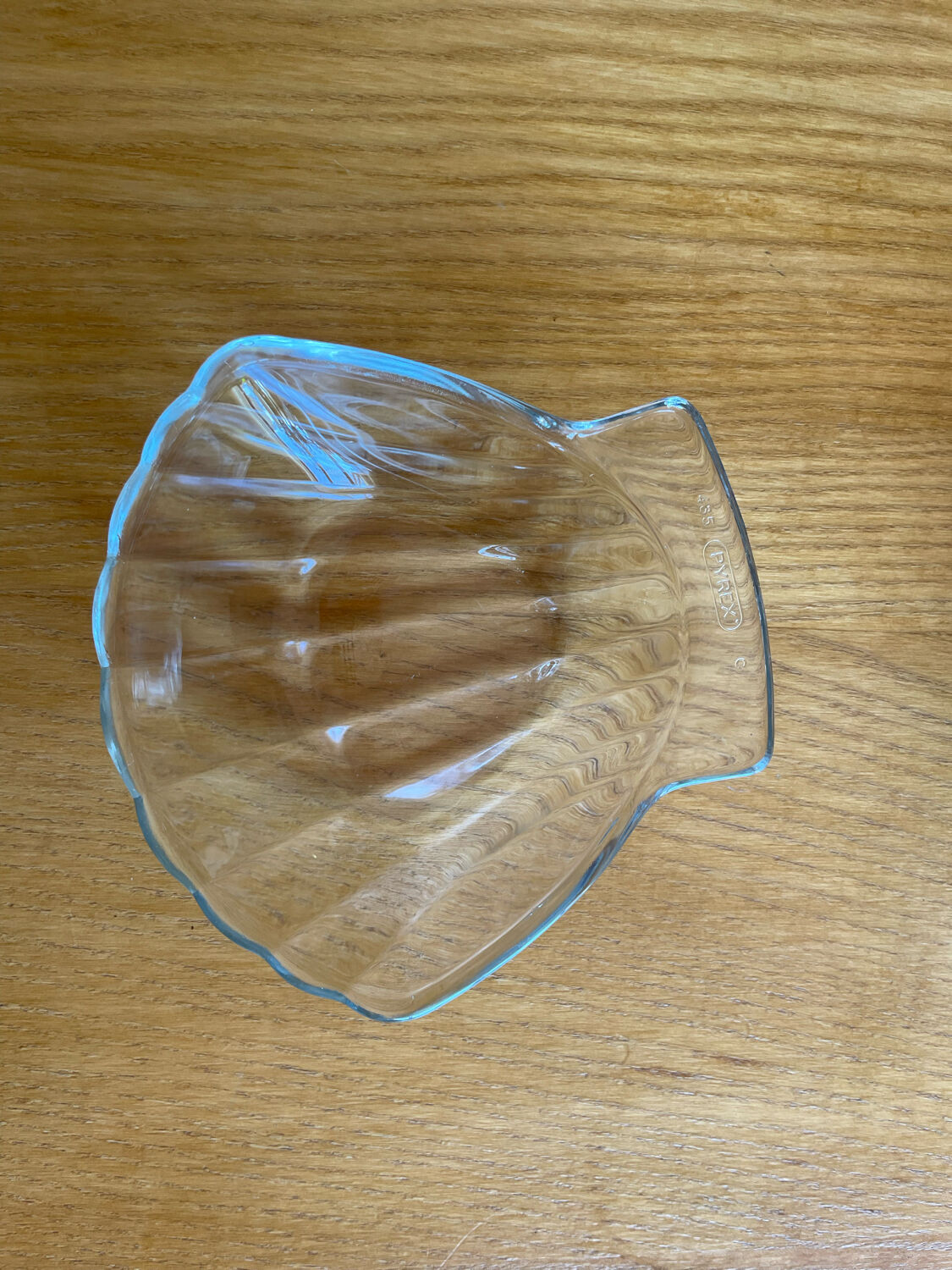 Set of 6 pyrex glass scallops