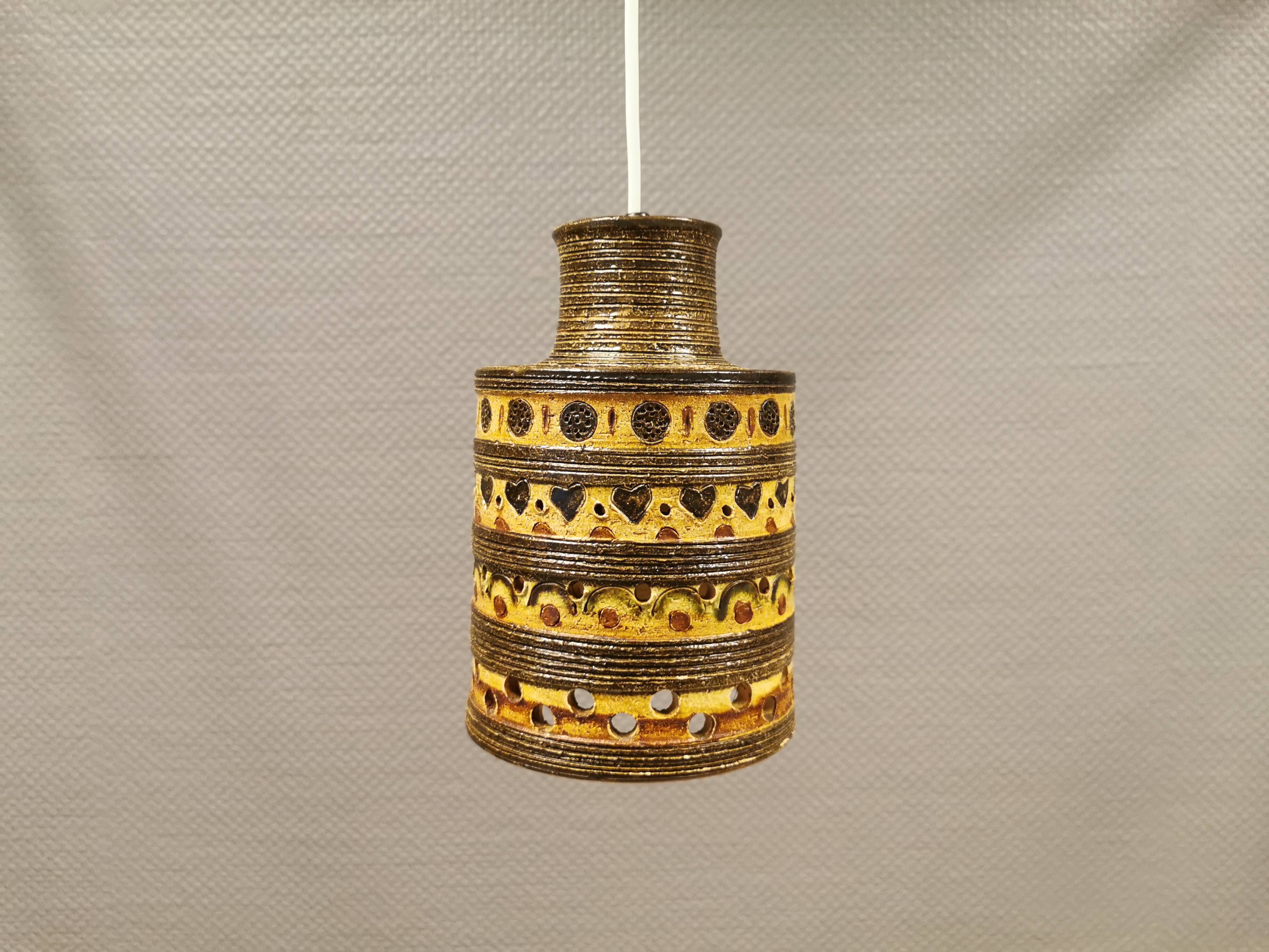Danish ceramic hanging lamp designed by Jette Hellerøe in the 1970s.