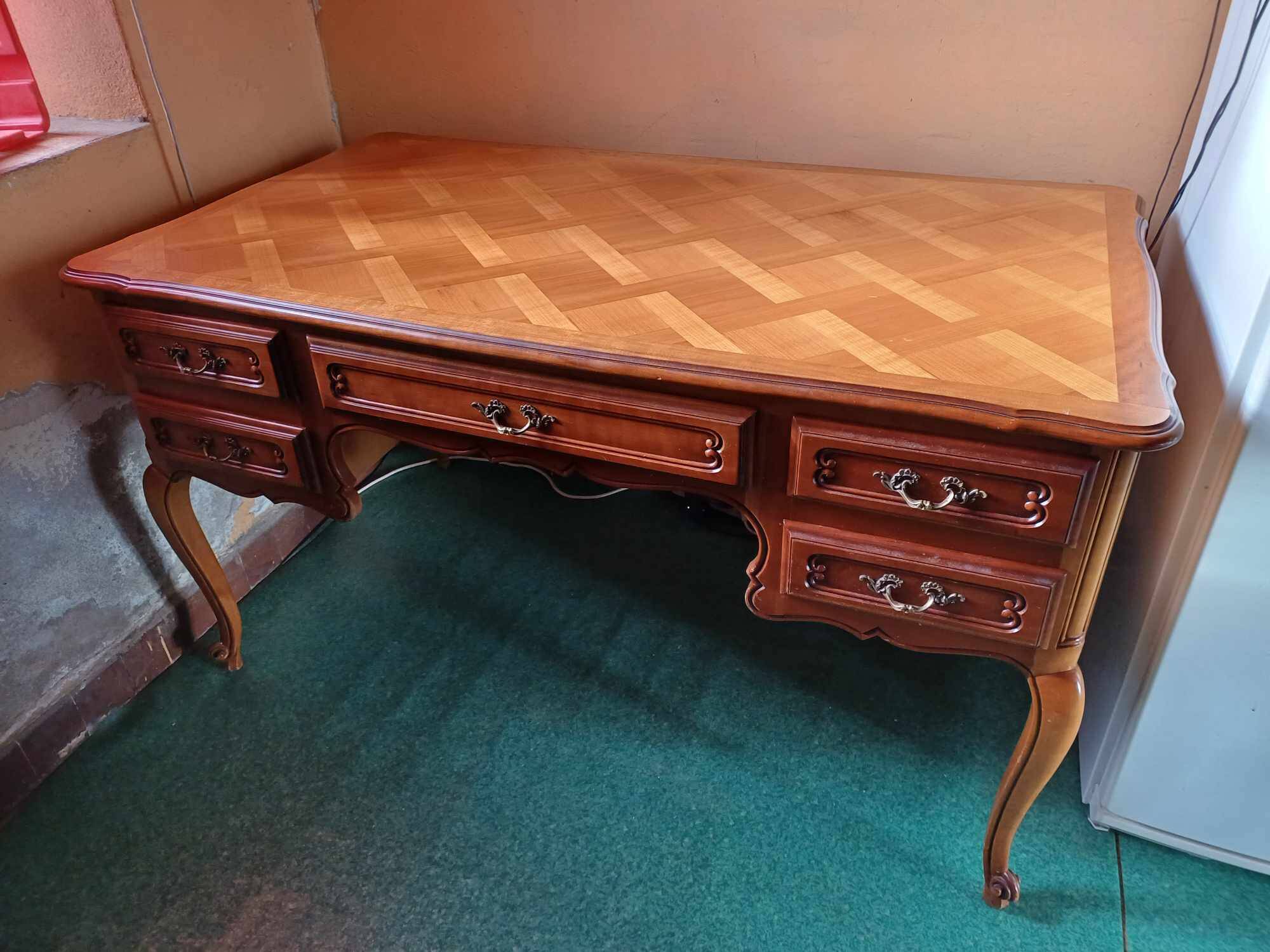 Louis xv style desk with its glass top