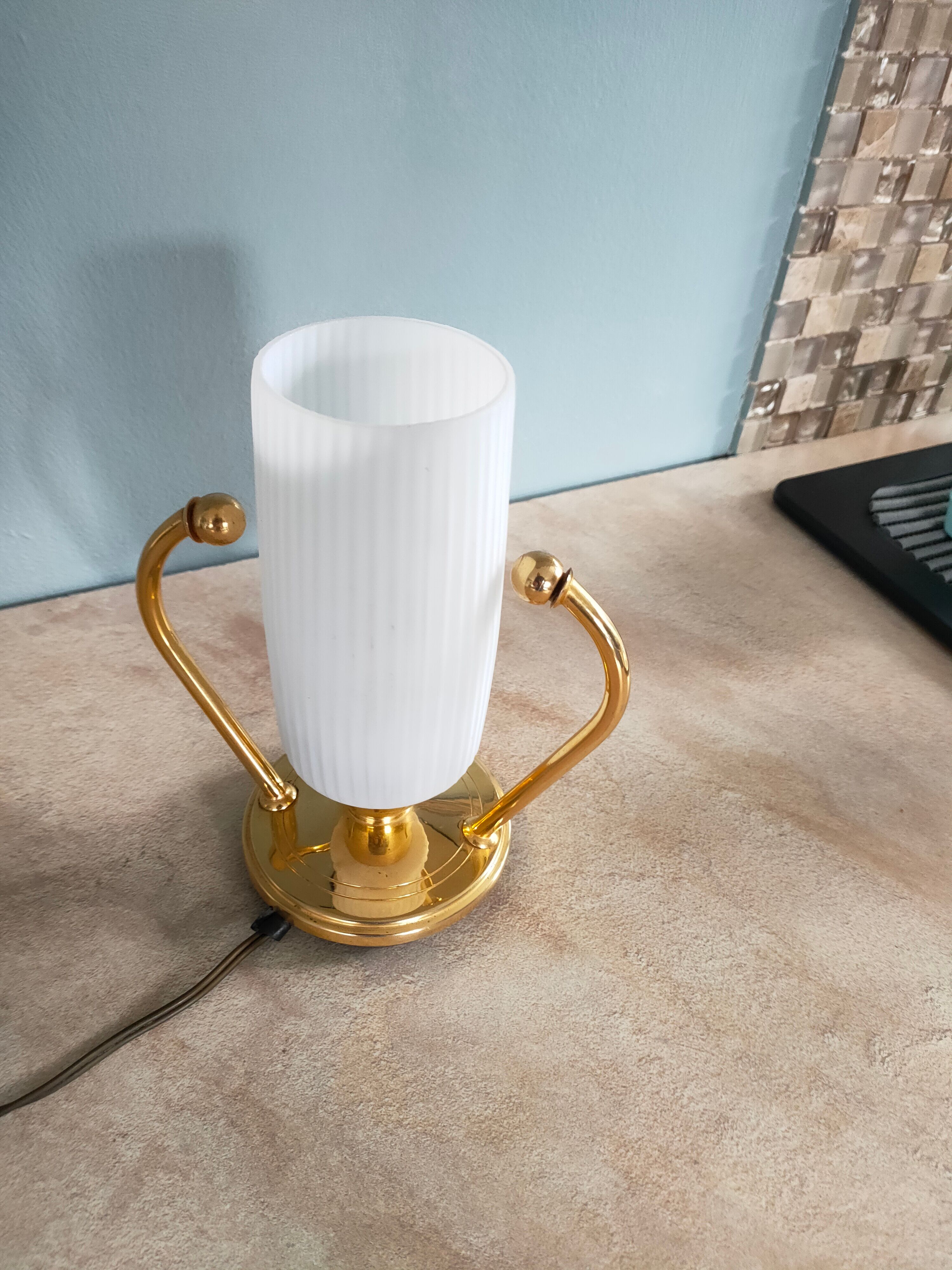 Vintage lamp in opaline and brass