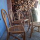 Ensemble de quatre chaises en rotin