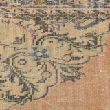 Tapis vintage en laine fait main, saumon doux et bleu marine, 183x264 cm