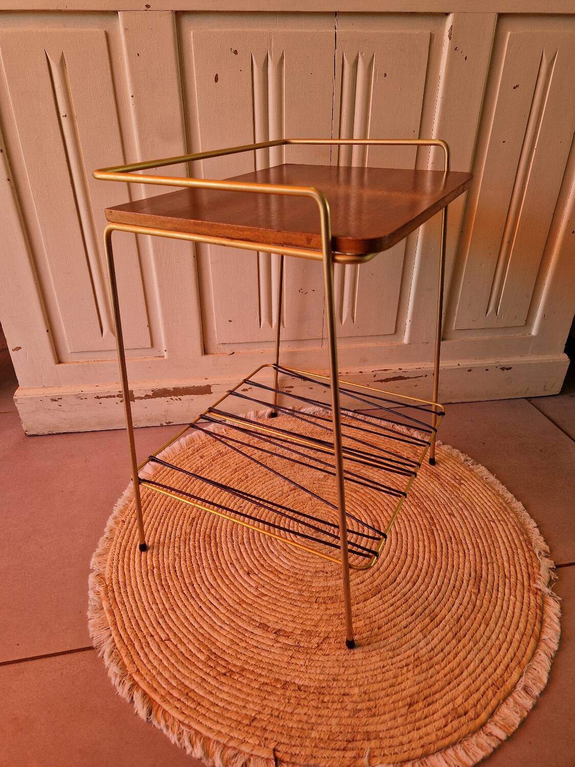 Side table in gold metal and scoubidou