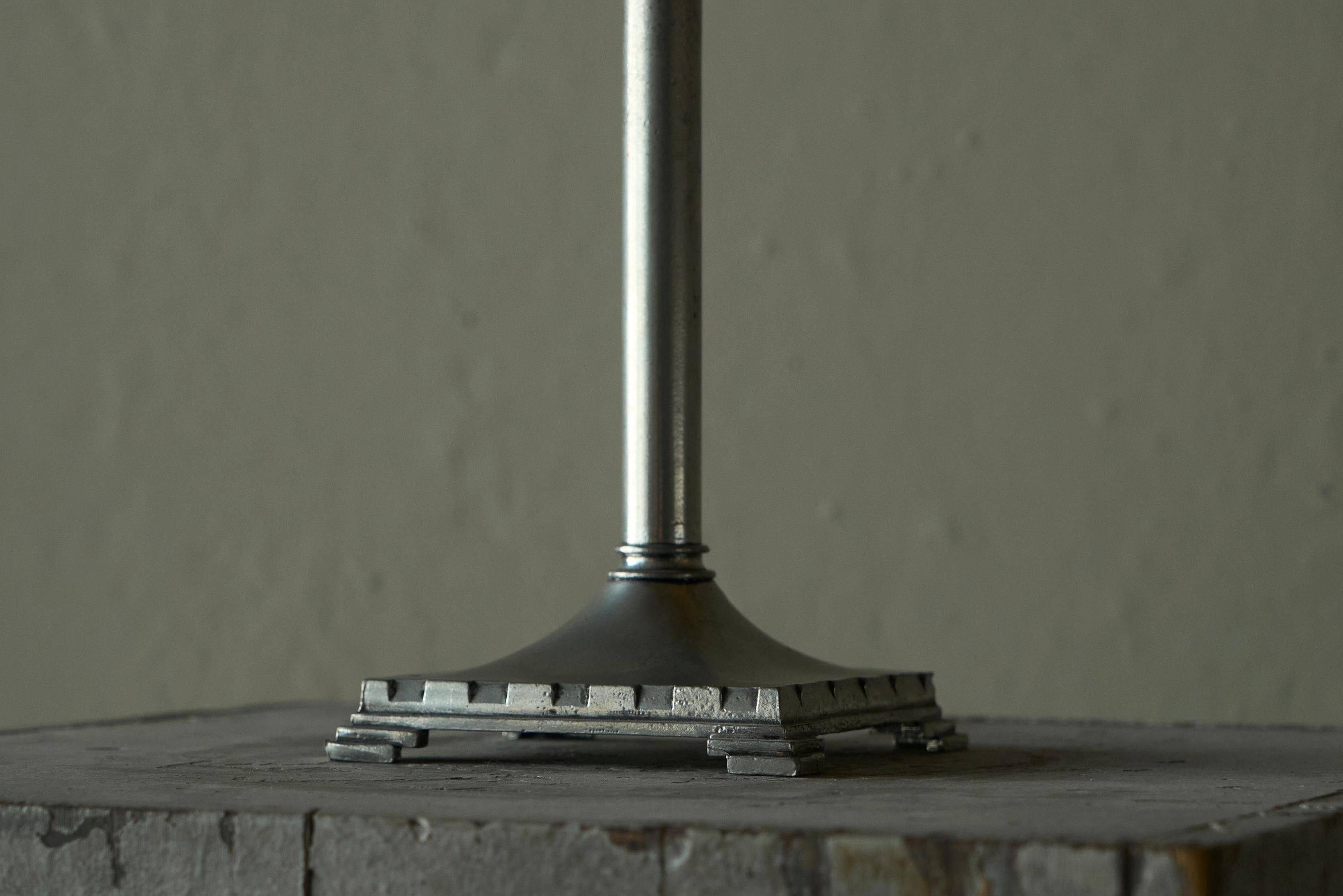 Grace table lamp in tin with rattan shade, 1930s
