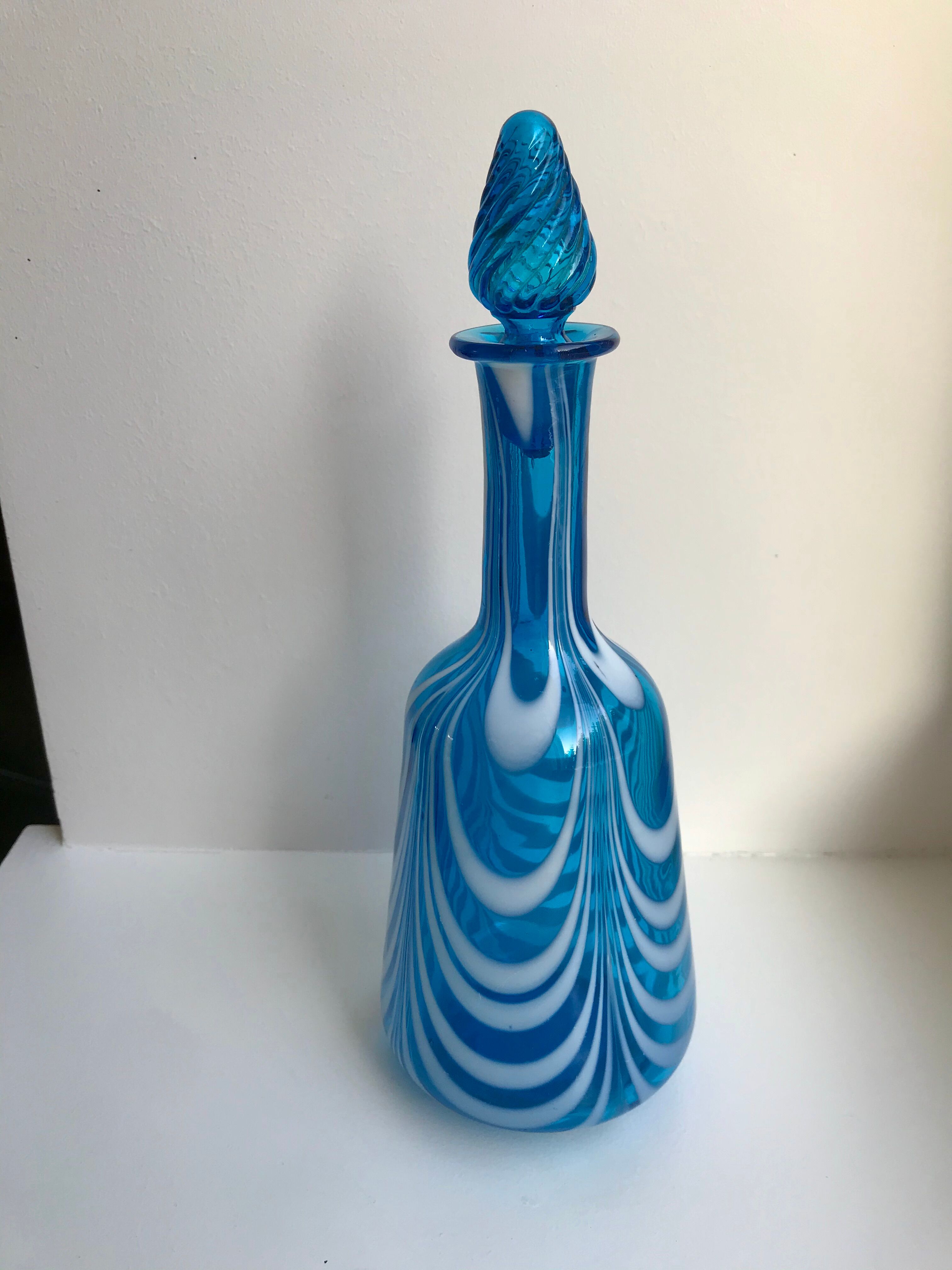 Carafe en verre bleu de Murano début XXème