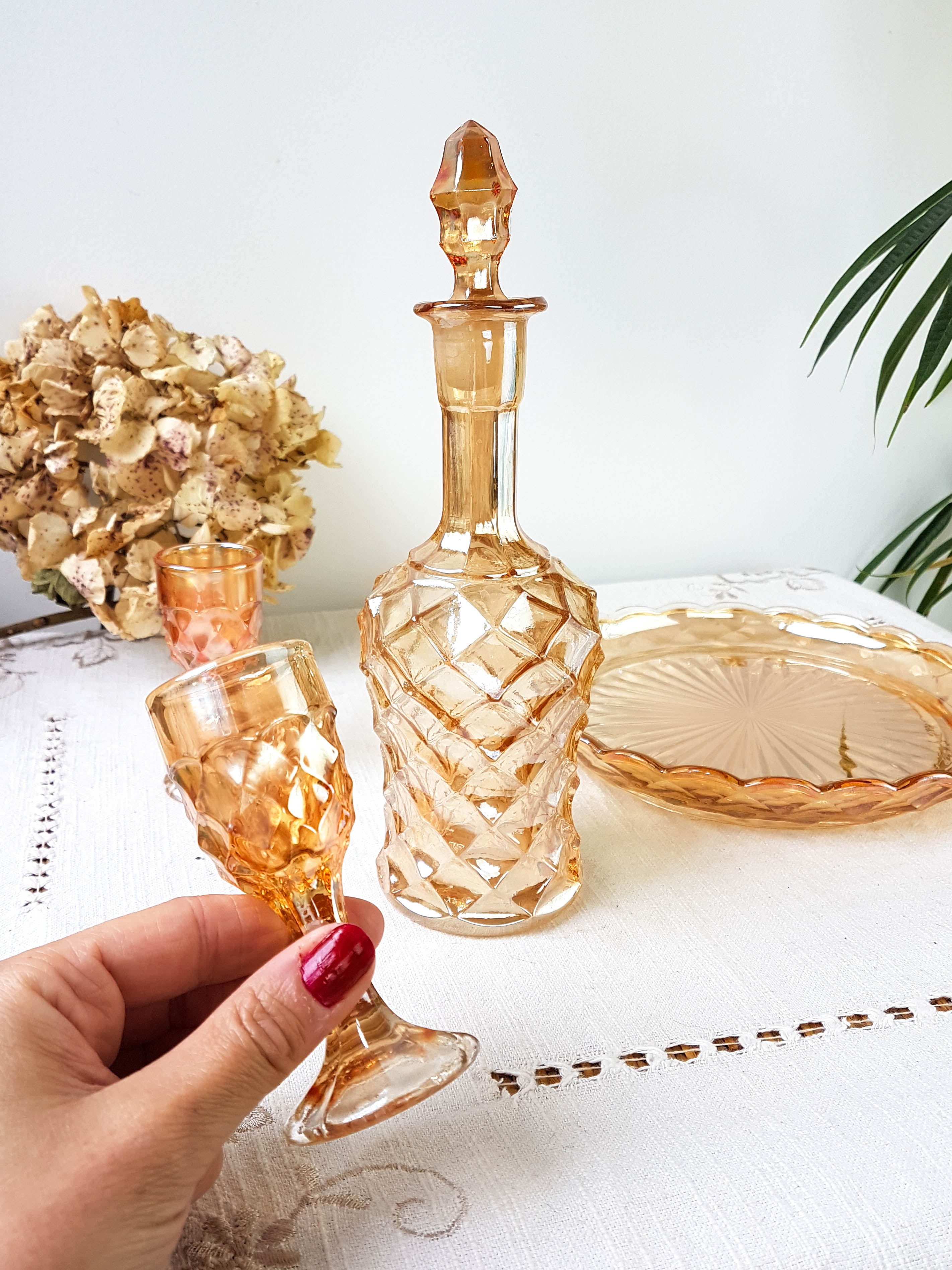 Amber glass liquor service