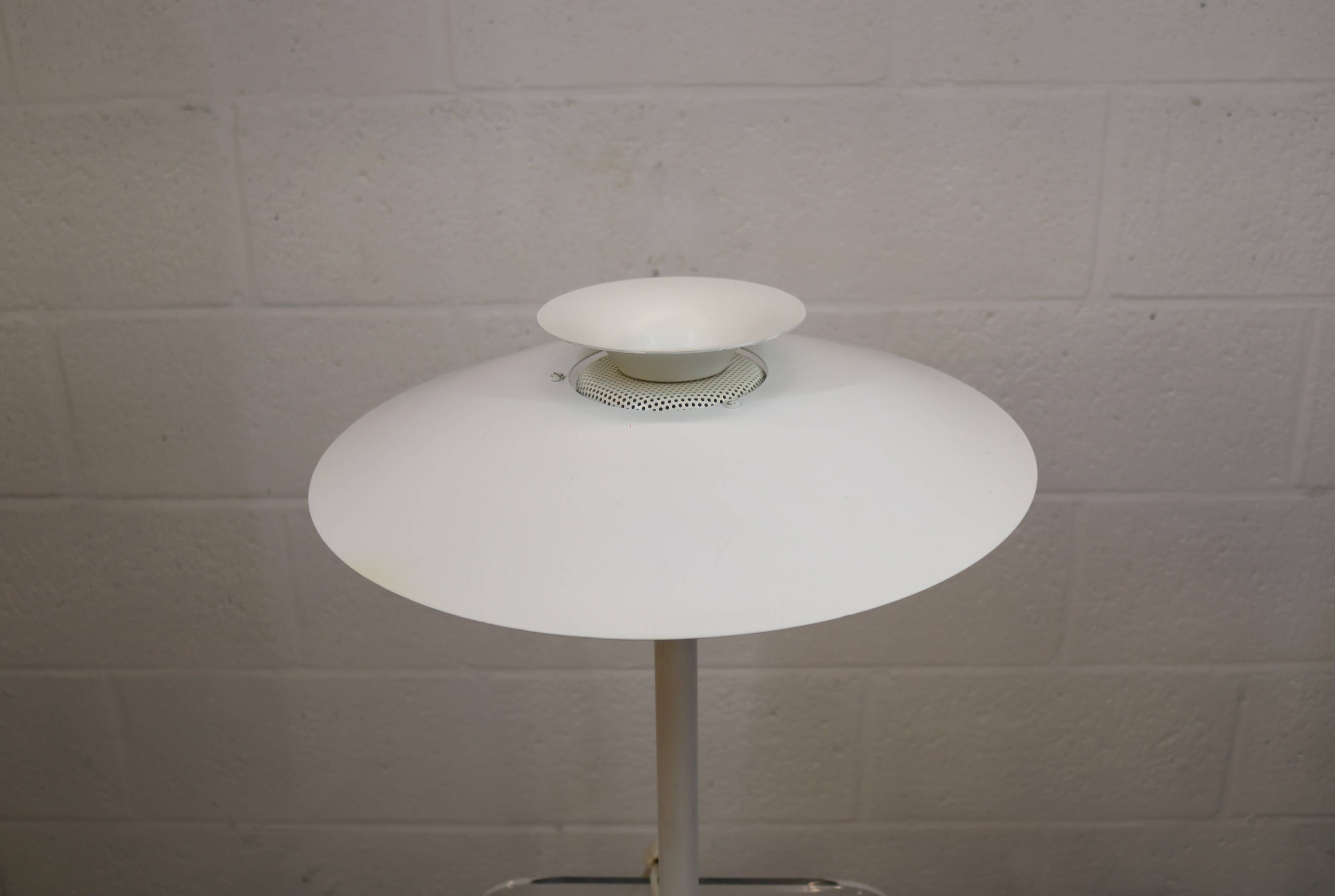 White vintage Danish desk lamp by Jeka Metaltryk - Model Sofie - Denmark 70s