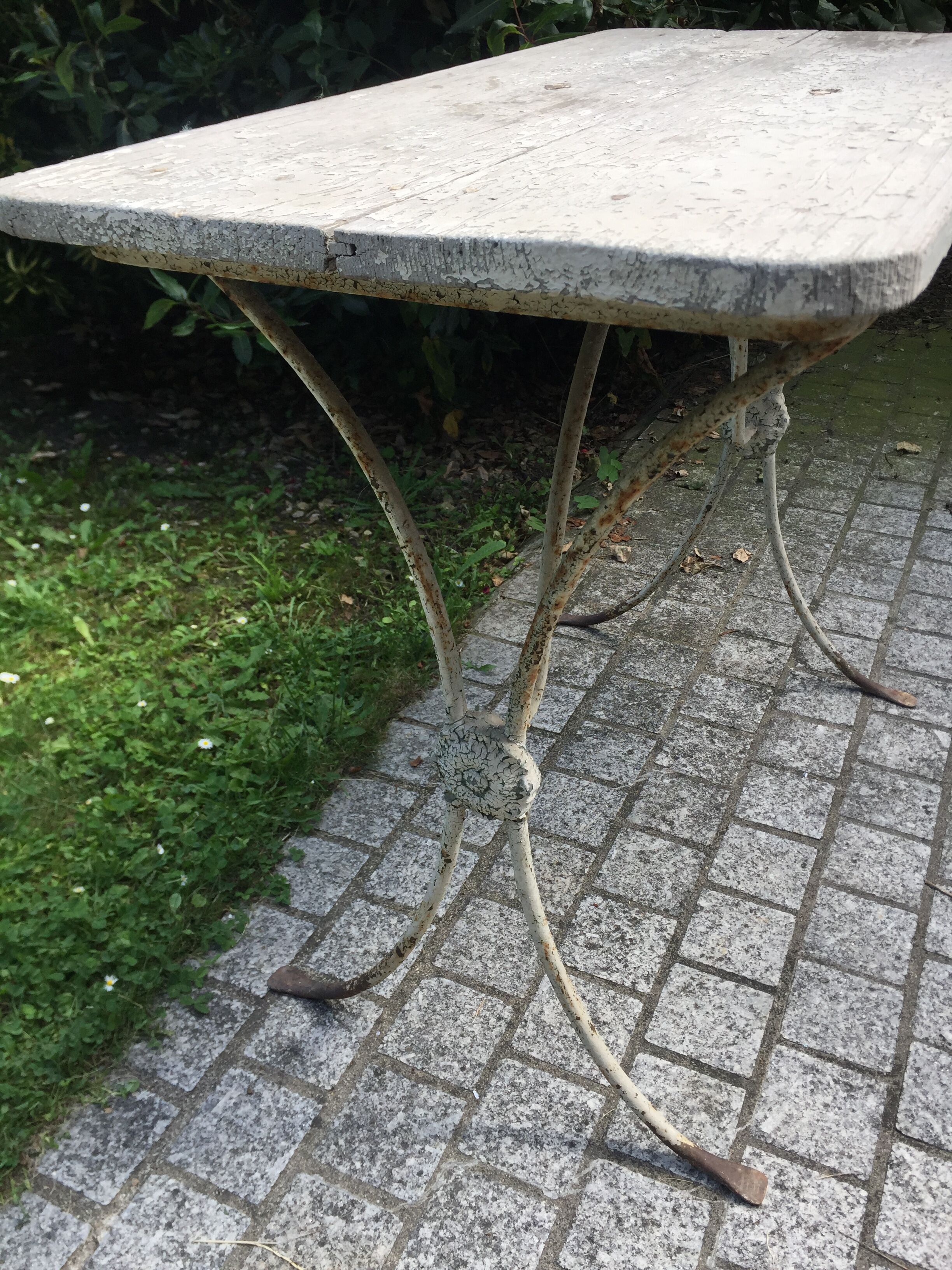 Dining garden of wood and wrought iron early twentieth