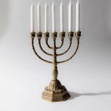 Bougeoir vintage en laiton des années 1950, ménorah à sept branches avec décor ornemental