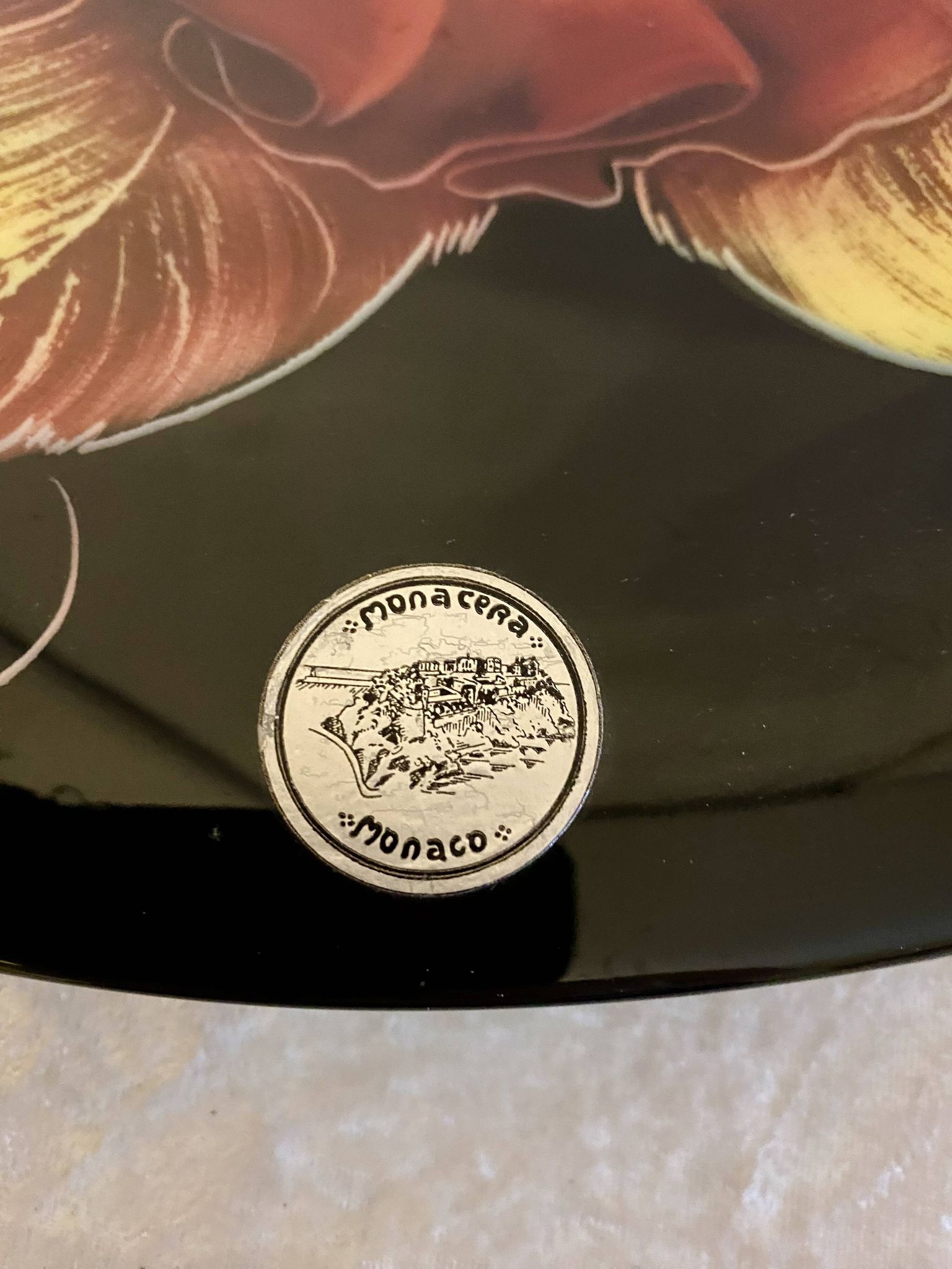 Plat signé Moncera Monaco