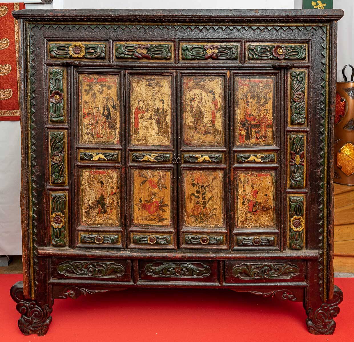 Antique Chinese wardrobe with 4 doors and 3 drawers.