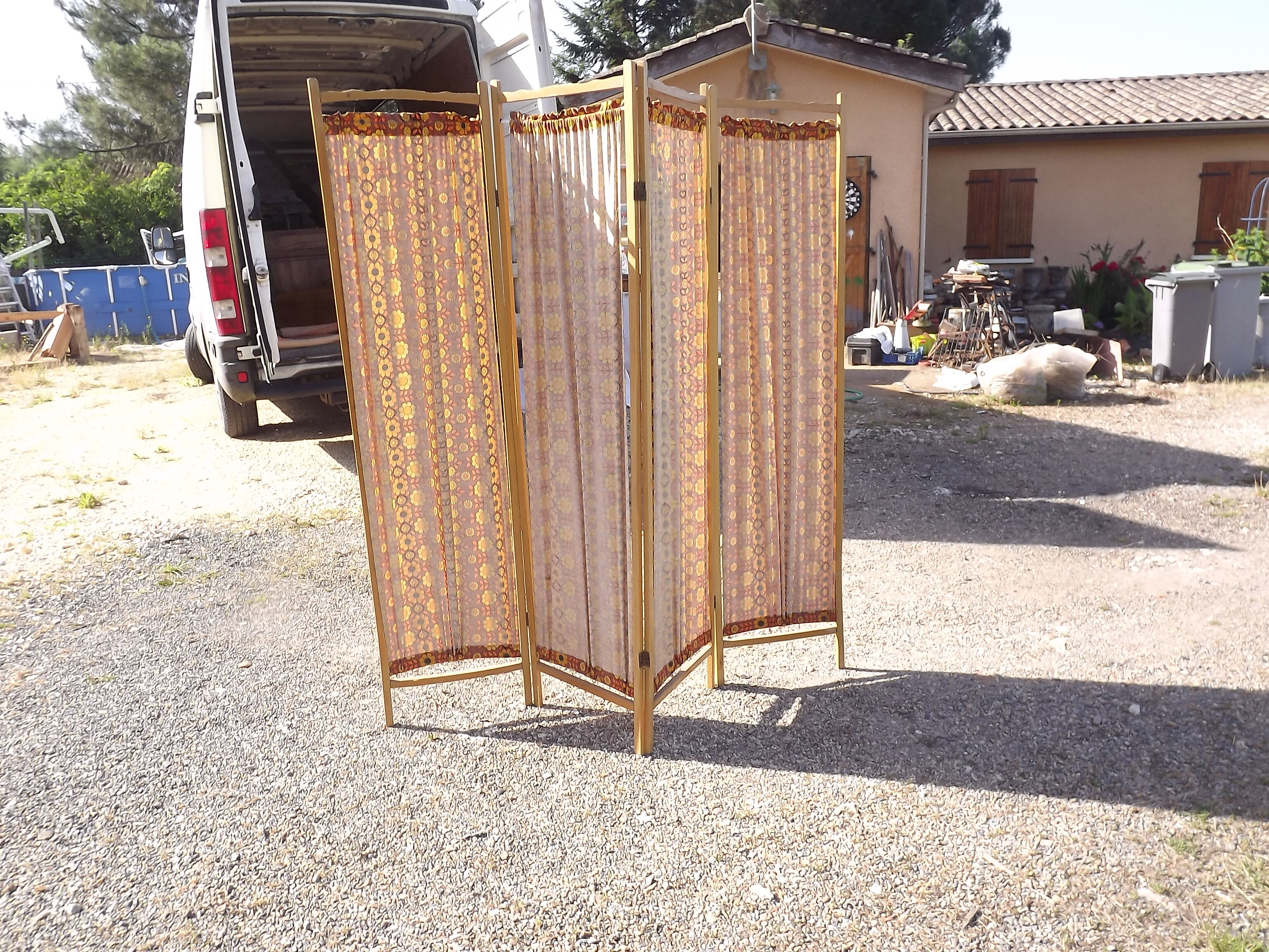 Vintage screen of the 70