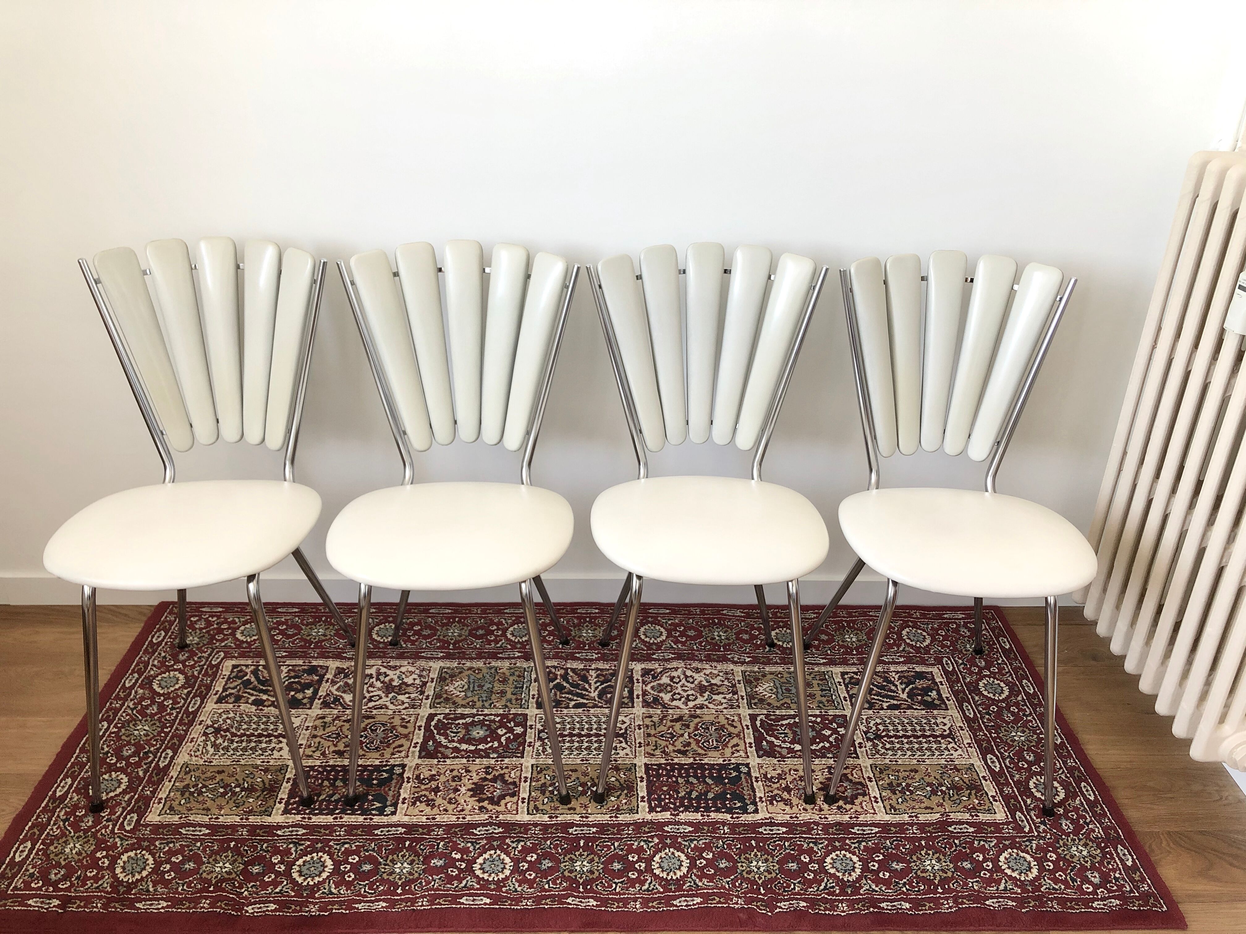 Lot of 4 petal chairs